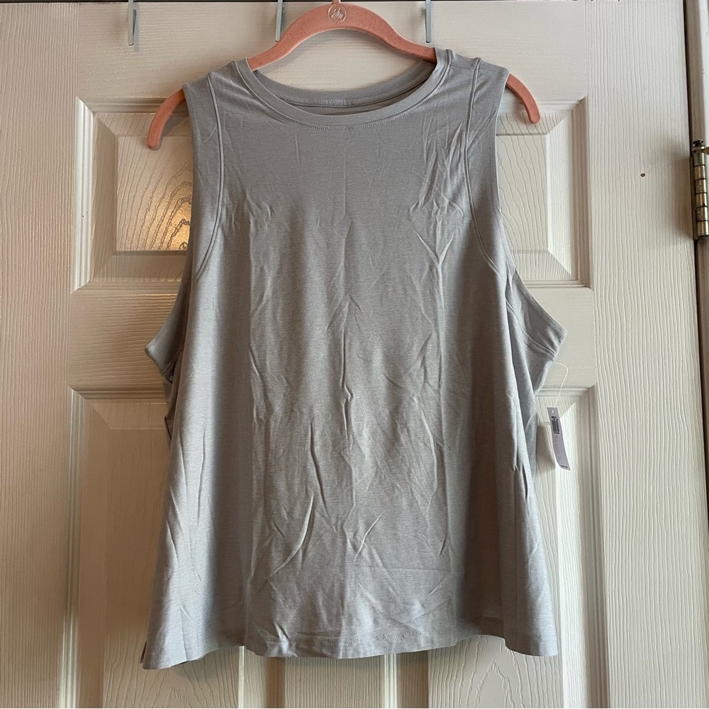 Old Navy Active Cloudmotion Go-Dry Size Large Gray Sleeveless Workout Top